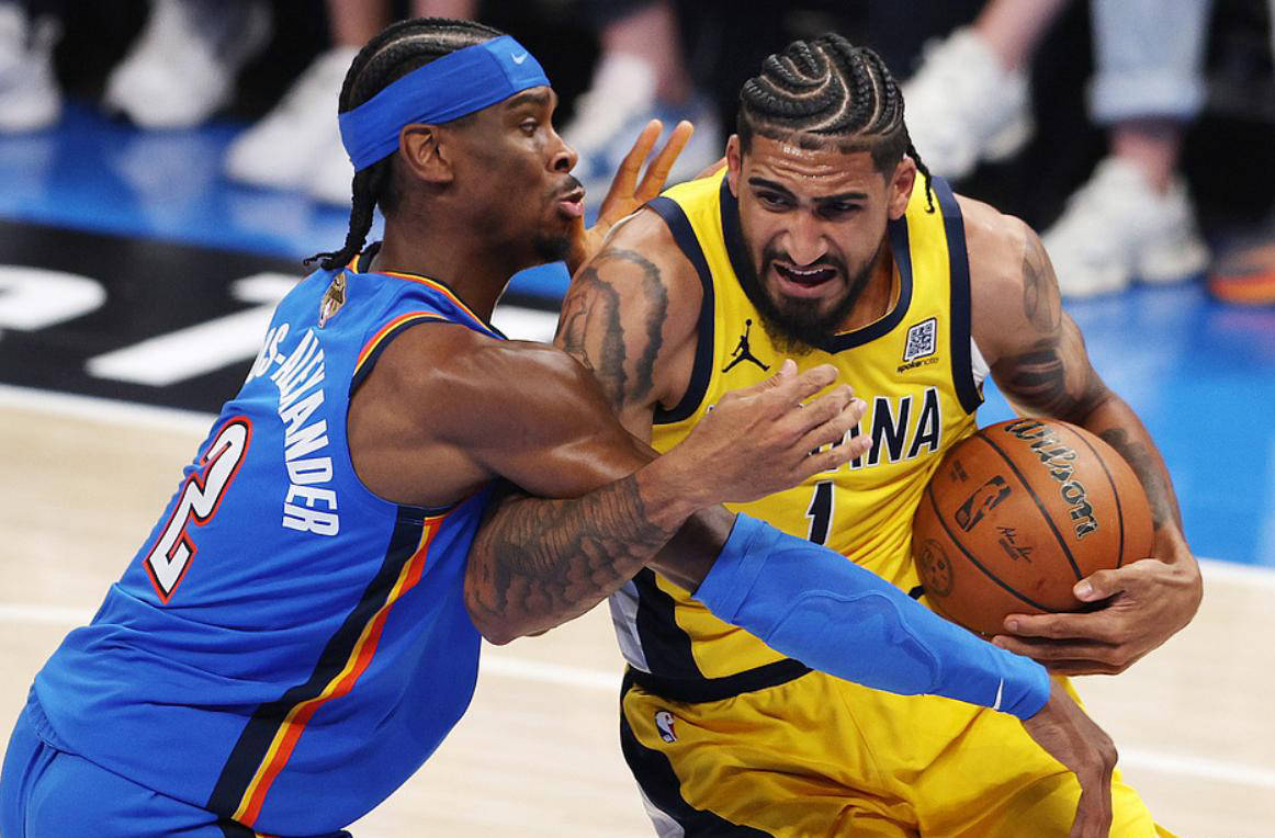 球队逆转胜利,球迷尖叫欢呼 球队逆转胜利,球迷尖叫欢呼