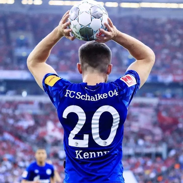 小牛克服困难赢得胜利，晋级下一轮的简单介绍